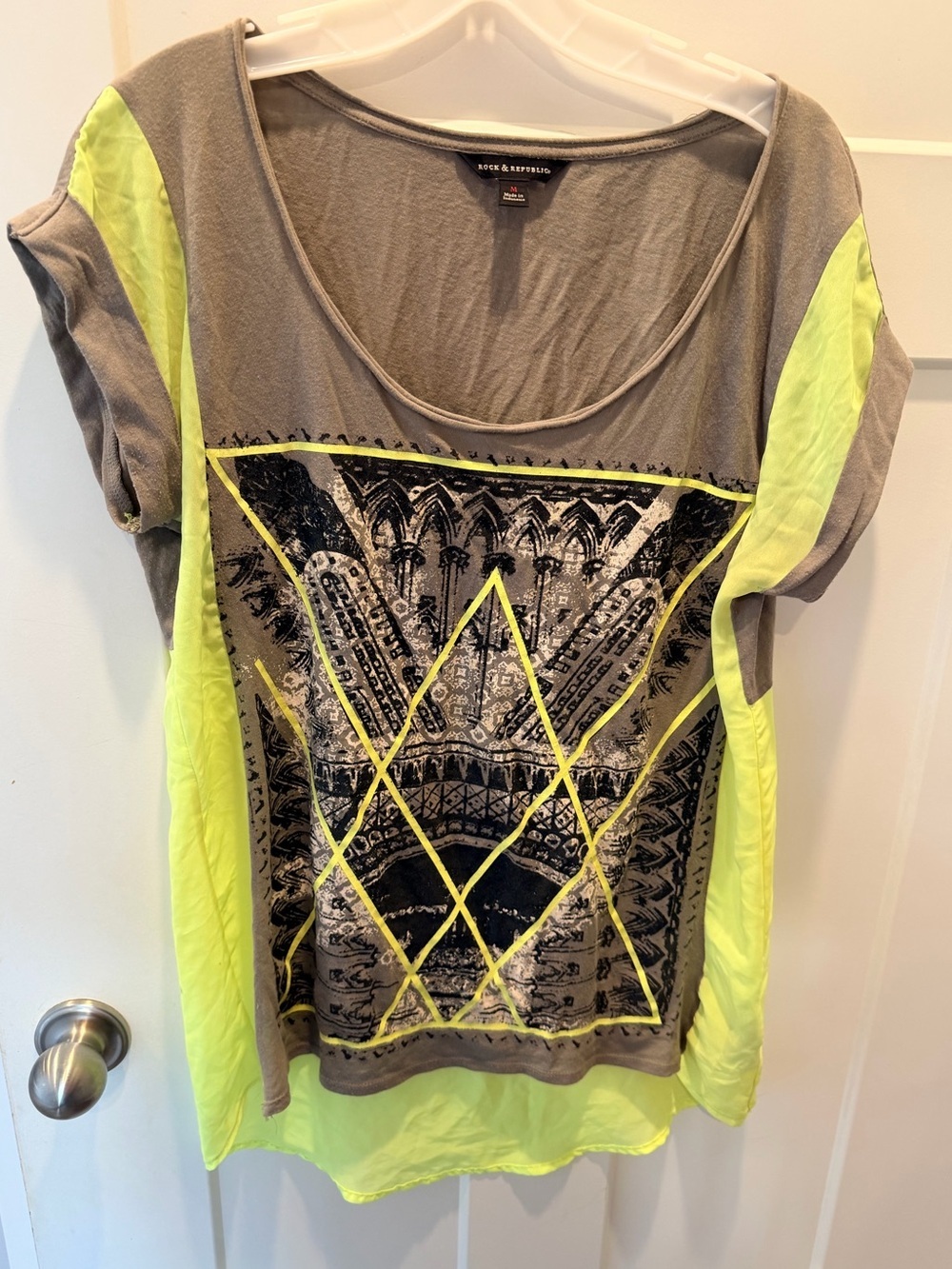Rock & Republic Graphic Tee Medium Neon Yellow Contrast Short Sleeve Top